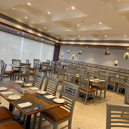 The Fern Residency Turbhe Navi Mumbai Exterior foto