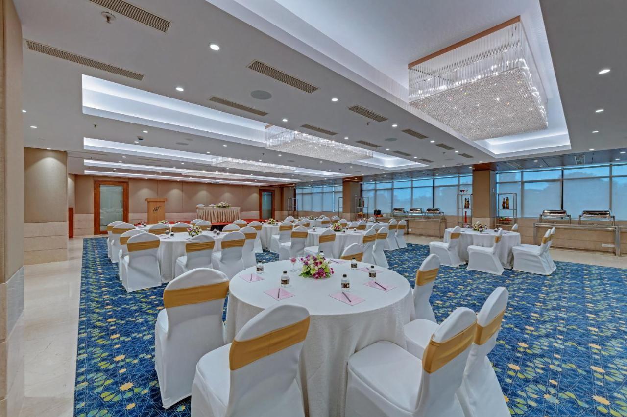 The Fern Residency Turbhe Navi Mumbai Exterior foto
